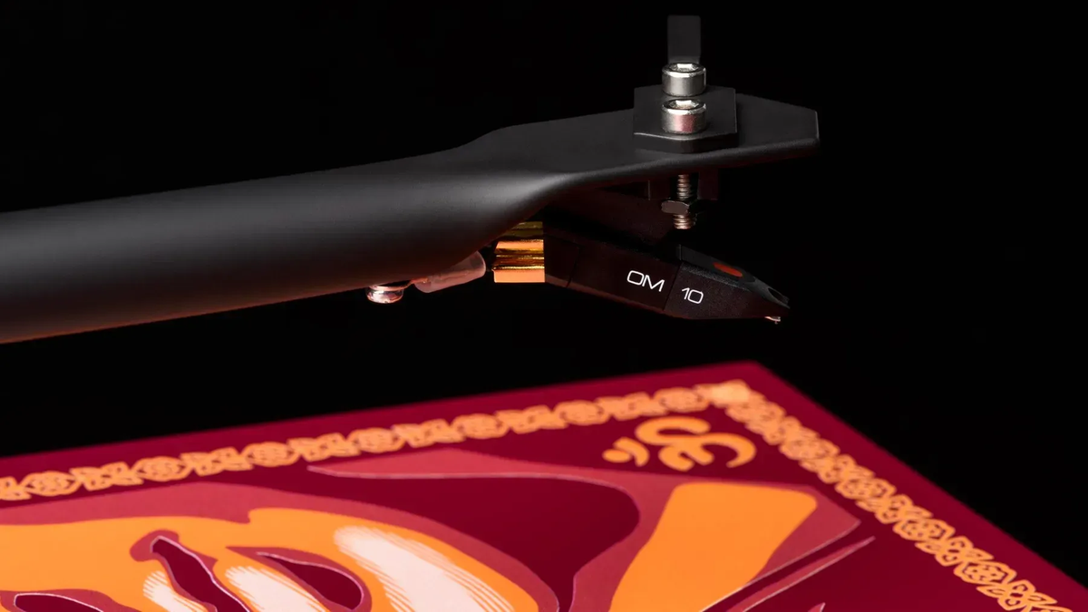 Gramofon Pro-Ject Essential III George Harrison OM10 Limited Edition
